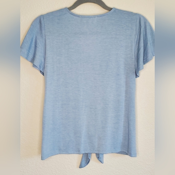 PINQUE Tie-up Crop Top - Picture 2 of 7